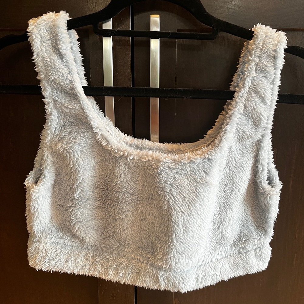 Women’s medium light blue teddy bear lounge top size medium. NWOT. Smoke free